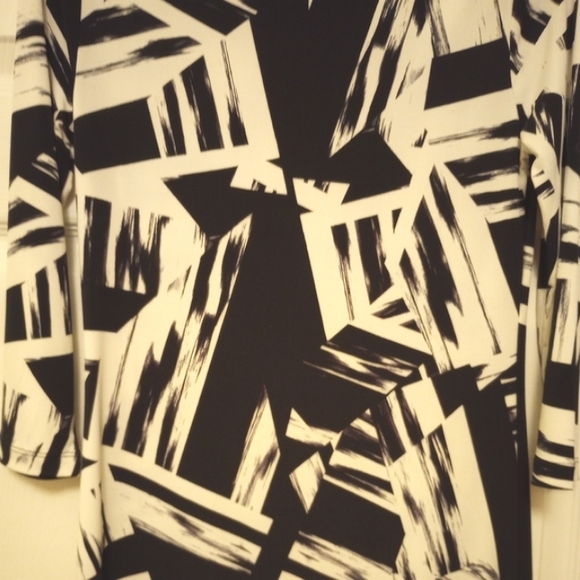 Apt 9 black and white abstract print dress. XS - Picture 3 of 5